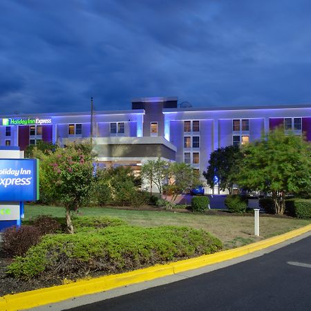 Holiday Inn Express Washington Dc East- Andrews Afb By Ihg Camp Springs Exterior foto