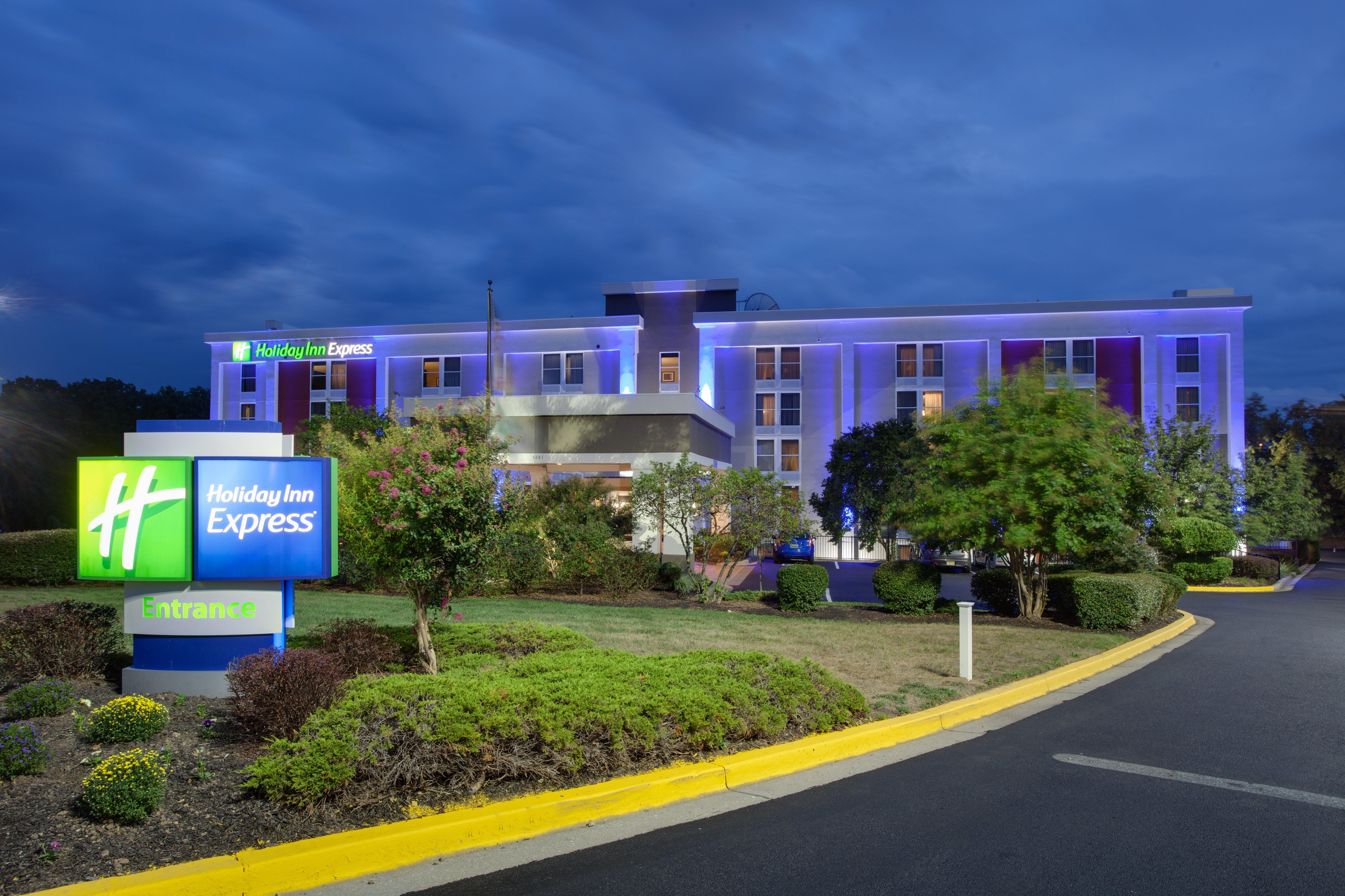 Holiday Inn Express Washington Dc East- Andrews Afb By Ihg Camp Springs Exterior foto