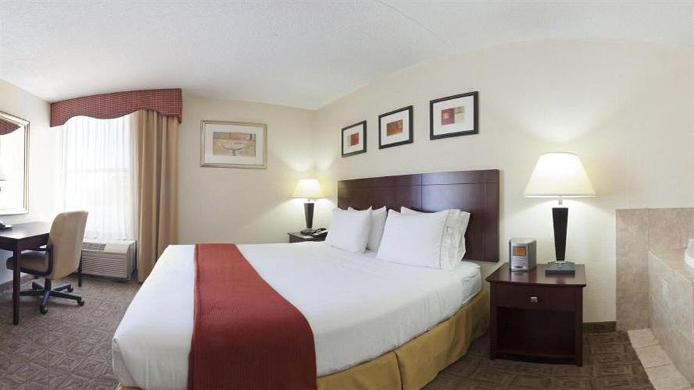 Holiday Inn Express Washington Dc East- Andrews Afb By Ihg Camp Springs Exterior foto