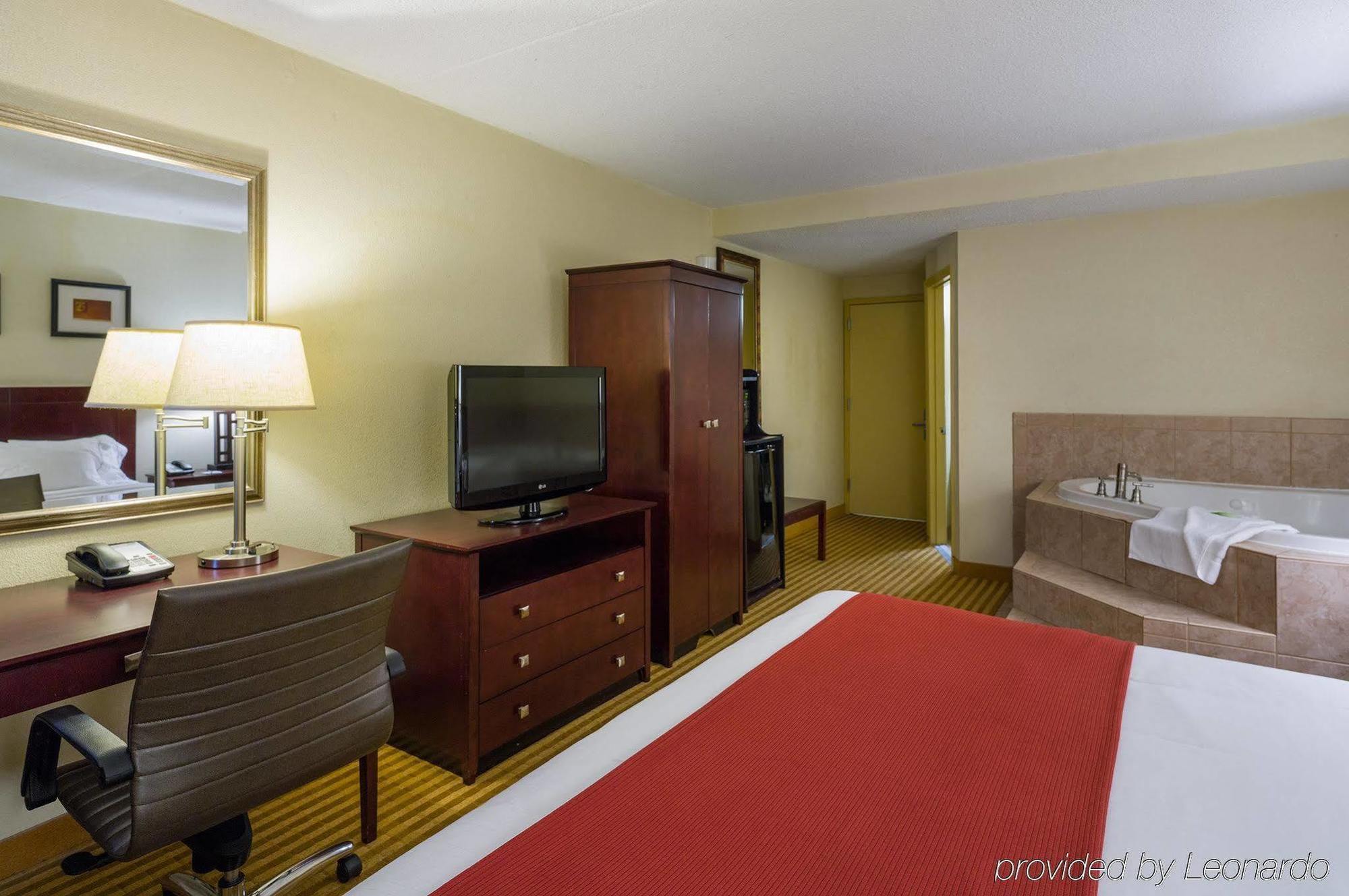 Holiday Inn Express Washington Dc East- Andrews Afb By Ihg Camp Springs Exterior foto