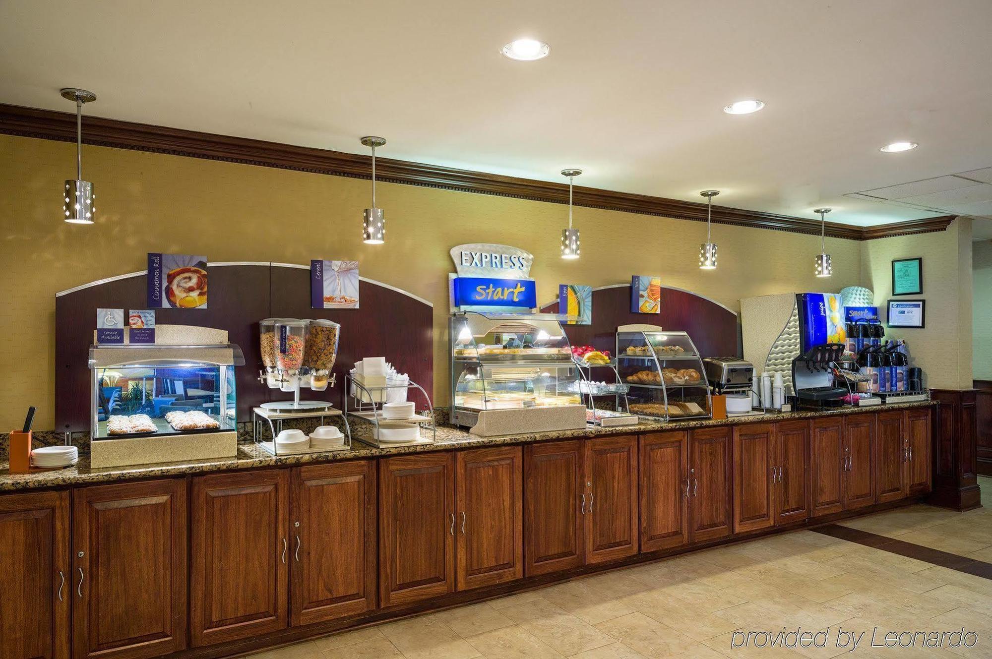 Holiday Inn Express Washington Dc East- Andrews Afb By Ihg Camp Springs Exterior foto