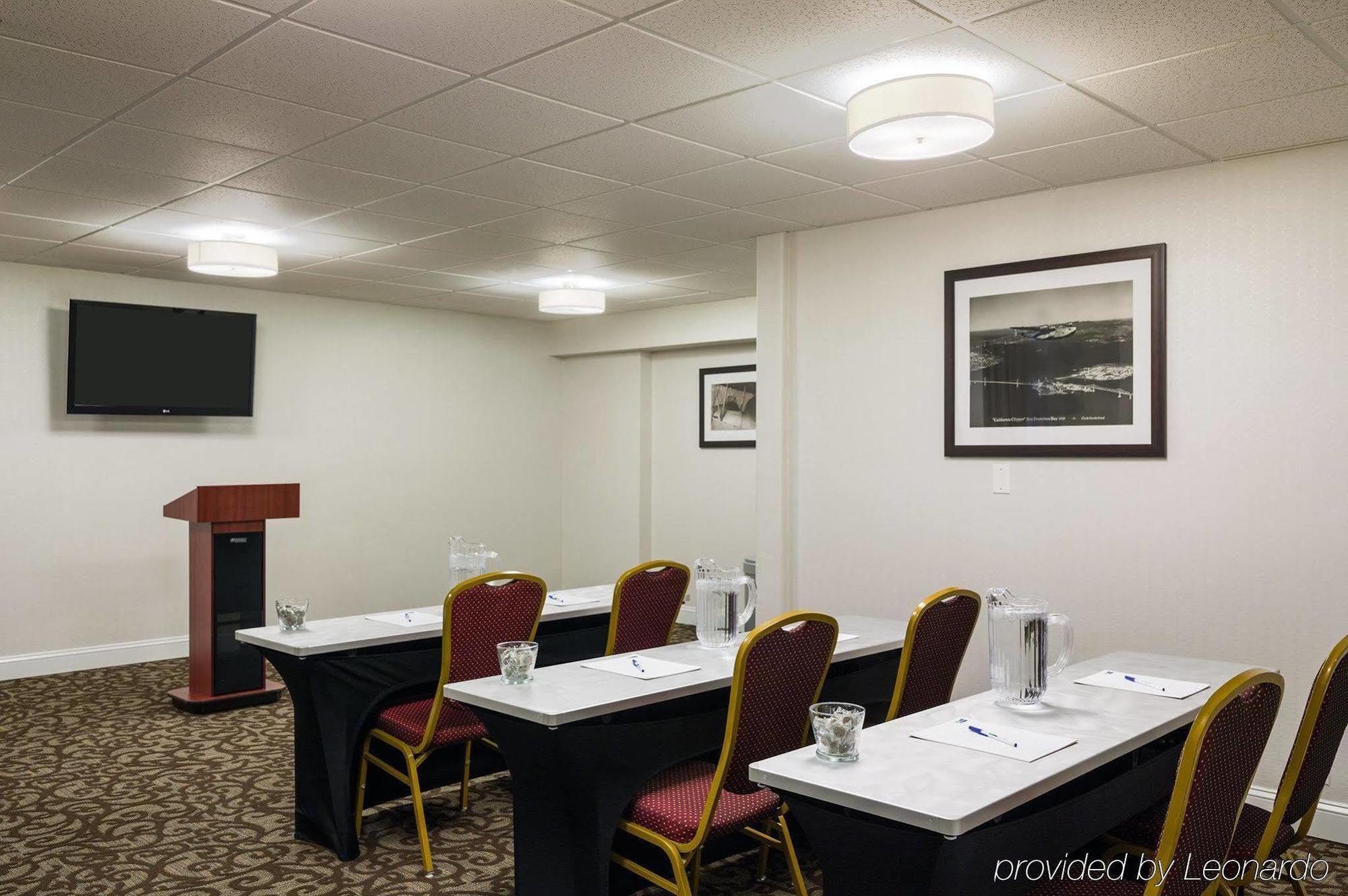 Holiday Inn Express Washington Dc East- Andrews Afb By Ihg Camp Springs Exterior foto