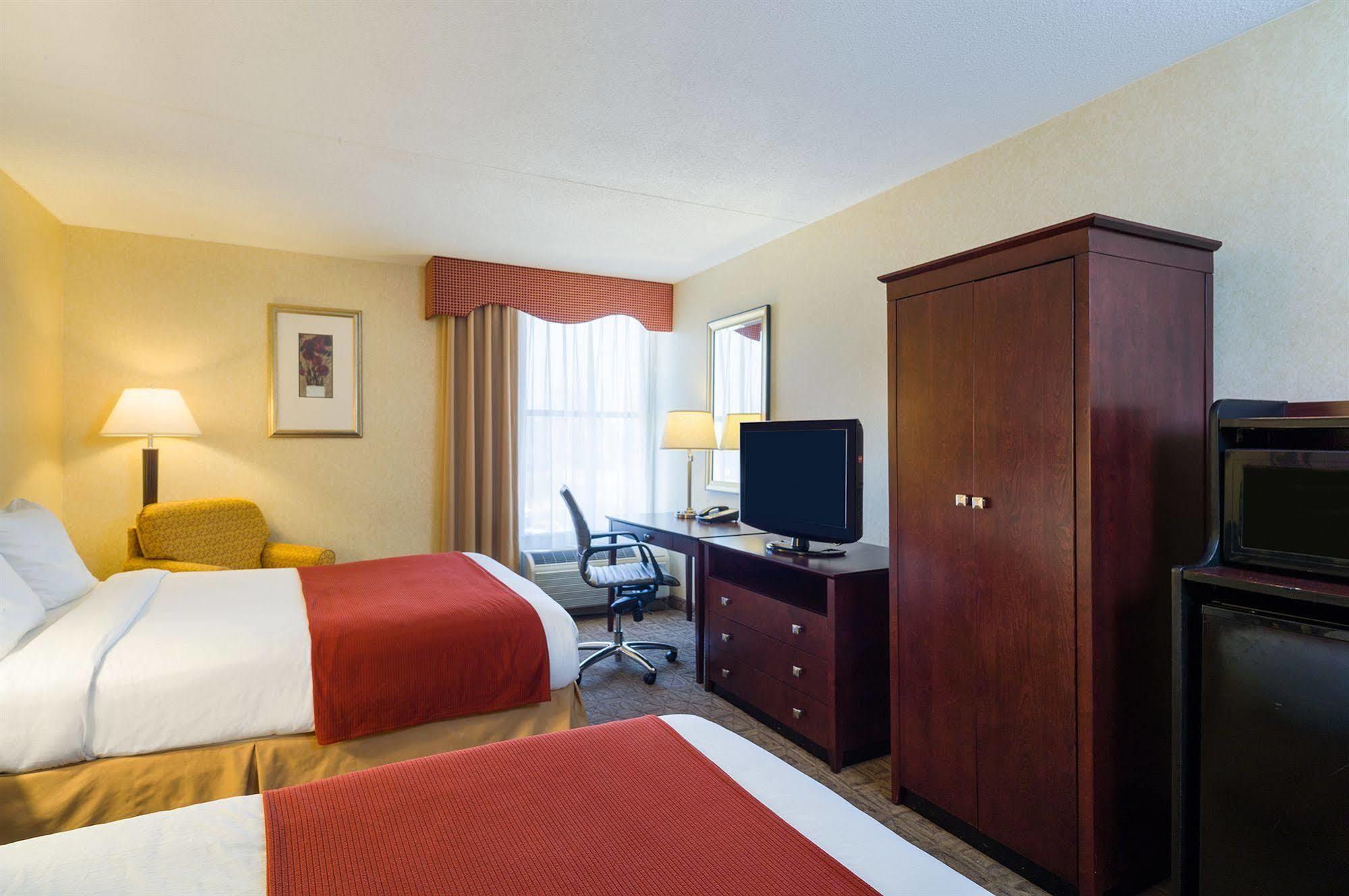 Holiday Inn Express Washington Dc East- Andrews Afb By Ihg Camp Springs Exterior foto