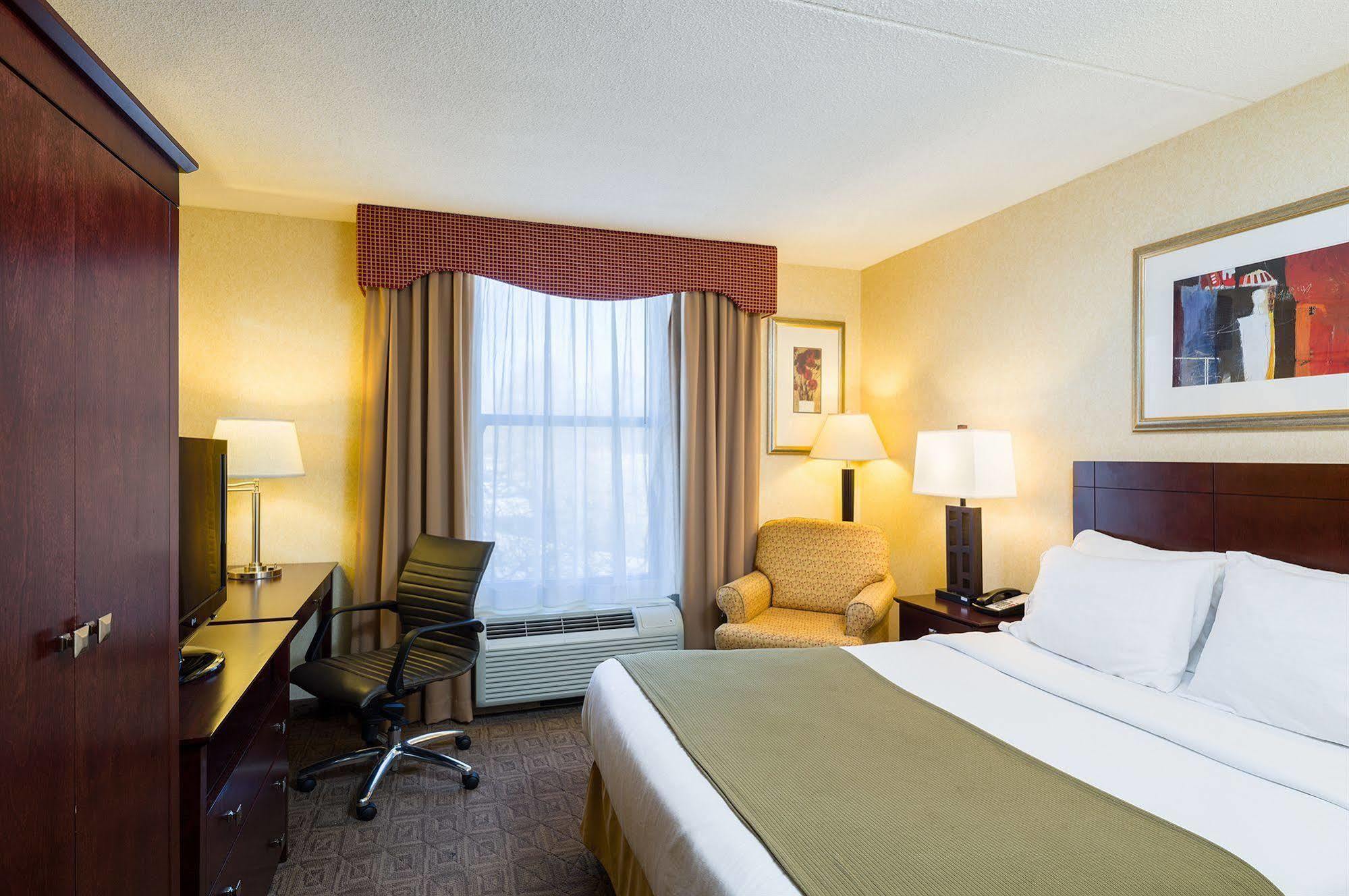 Holiday Inn Express Washington Dc East- Andrews Afb By Ihg Camp Springs Exterior foto